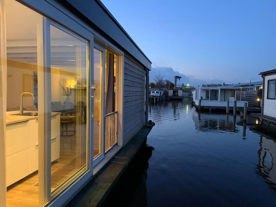 Quiet Waterloft Near Amsterdam And Schiphol Ws17 Hotell Aalsmeer Exteriör bild